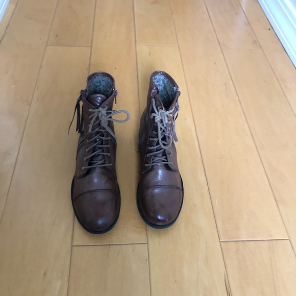 Boots - Picture 2 of 3